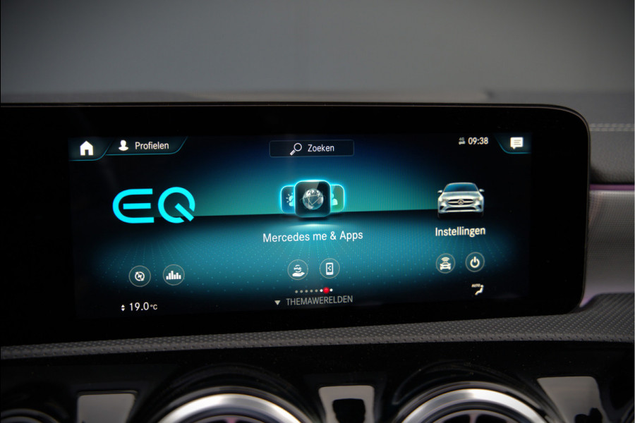Mercedes-Benz CLA-Klasse 250 e Premium Plus AMG | Panoramadak | Burmester | Stoelverwarming | Apple Carplay | Keyless | Memory Seats| Cruise Control | Ambiance verlichting | 360 Camera | Parkeersensoren | Standkachel | Dodehoekdetectie