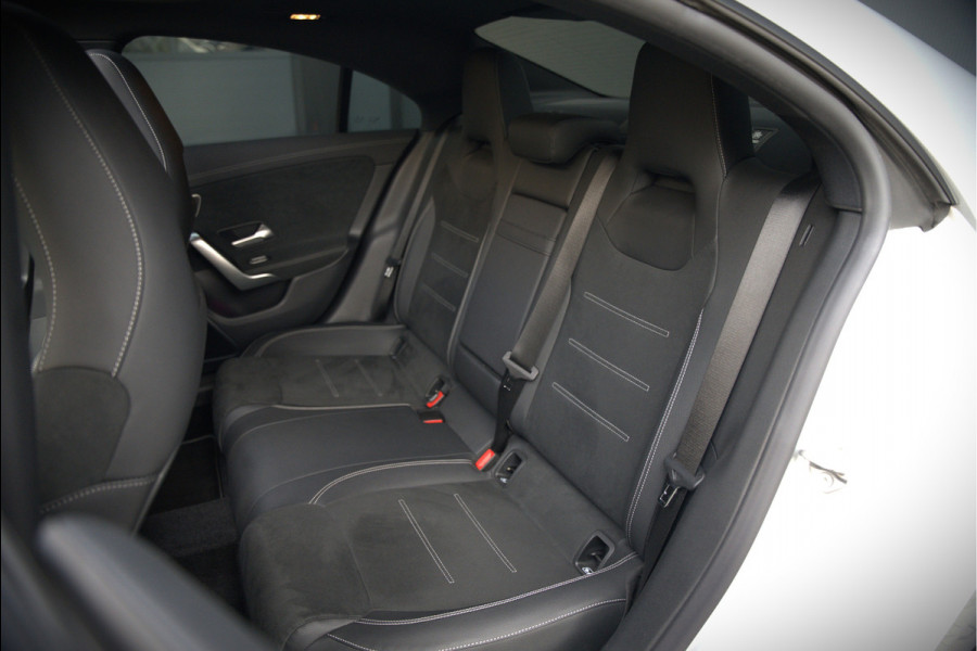Mercedes-Benz CLA-Klasse 250 e Premium Plus AMG | Panoramadak | Burmester | Stoelverwarming | Apple Carplay | Keyless | Memory Seats| Cruise Control | Ambiance verlichting | 360 Camera | Parkeersensoren | Standkachel | Dodehoekdetectie