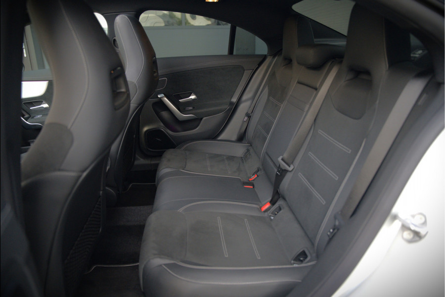 Mercedes-Benz CLA-Klasse 250 e Premium Plus AMG | Panoramadak | Burmester | Stoelverwarming | Apple Carplay | Keyless | Memory Seats| Cruise Control | Ambiance verlichting | 360 Camera | Parkeersensoren | Standkachel | Dodehoekdetectie