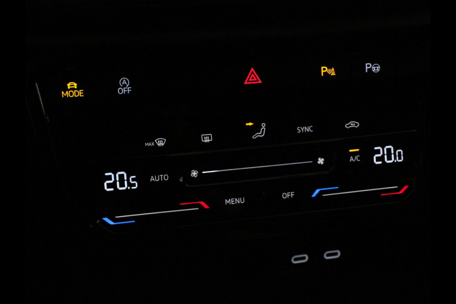Volkswagen T-Roc 1.5 TSI 150pk Automaat R-Line Digitale Cockpit Climate Control Camera Navigatie Apple Carplay/Android Auto Lichtmetalen Velgen Parkeer sensoren Dab Led Adaptive Cruise Control