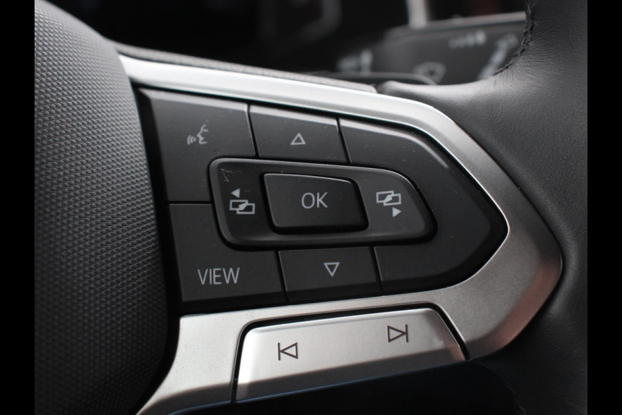 Volkswagen T-Roc 1.5 TSI 150pk Automaat R-Line Digitale Cockpit Climate Control Camera Navigatie Apple Carplay/Android Auto Lichtmetalen Velgen Parkeer sensoren Dab Led Adaptive Cruise Control