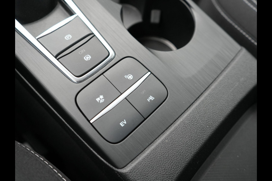 Ford Kuga 2.5 Titanium Plug In Hybrid 225pk PHEV | Adaptive Cruise | Keyless | Camera | Stoelverwarming | Apple Carplay | DAB | Navi Full Map |