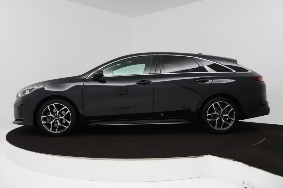Kia ProCeed 1.5 T-GDI GT-PlusLine (PANORAMADAK, STOEL/STUUR VERWARMING, NAVI, ACHTERUITRIJCAMERA, ELEKTR STOELEN)