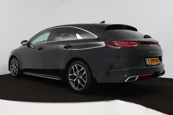 Kia ProCeed 1.5 T-GDI GT-PlusLine (PANORAMADAK, STOEL/STUUR VERWARMING, NAVI, ACHTERUITRIJCAMERA, ELEKTR STOELEN)