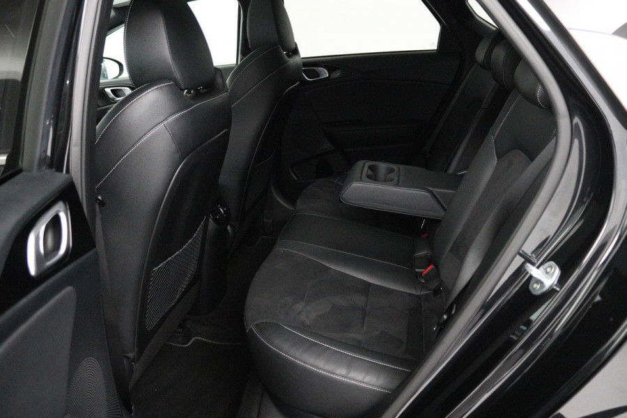 Kia ProCeed 1.5 T-GDI GT-PlusLine (PANORAMADAK, STOEL/STUUR VERWARMING, NAVI, ACHTERUITRIJCAMERA, ELEKTR STOELEN)