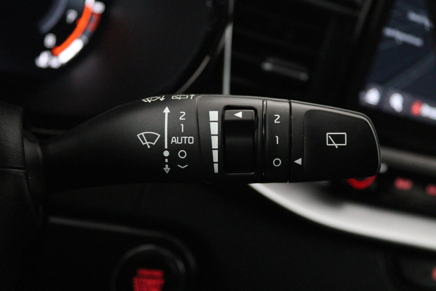 Kia ProCeed 1.5 T-GDI GT-PlusLine (PANORAMADAK, STOEL/STUUR VERWARMING, NAVI, ACHTERUITRIJCAMERA, ELEKTR STOELEN)