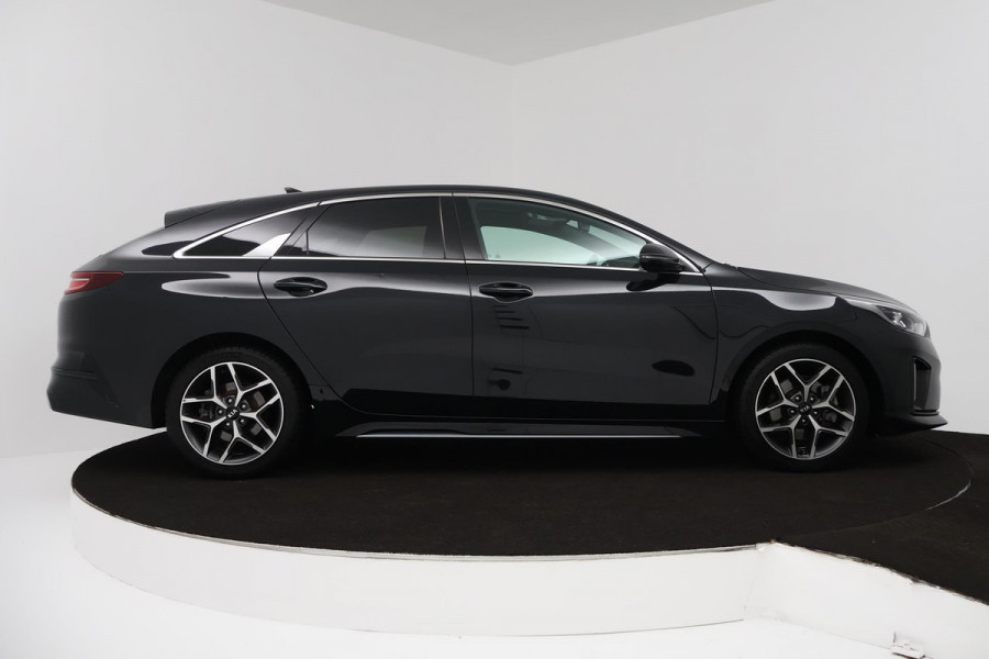 Kia ProCeed 1.5 T-GDI GT-PlusLine (PANORAMADAK, STOEL/STUUR VERWARMING, NAVI, ACHTERUITRIJCAMERA, ELEKTR STOELEN)