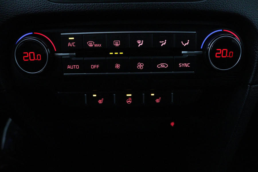 Kia ProCeed 1.5 T-GDI GT-PlusLine (PANORAMADAK, STOEL/STUUR VERWARMING, NAVI, ACHTERUITRIJCAMERA, ELEKTR STOELEN)