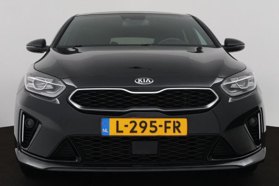 Kia ProCeed 1.5 T-GDI GT-PlusLine (PANORAMADAK, STOEL/STUUR VERWARMING, NAVI, ACHTERUITRIJCAMERA, ELEKTR STOELEN)