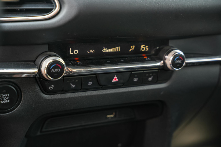Mazda CX-30 2.0 e-SkyActiv-X M Hybrid Comfort Leder Stuurwielbed. Airco Parkeersensoren Camera