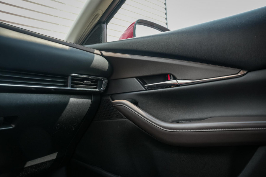 Mazda CX-30 2.0 e-SkyActiv-X M Hybrid Comfort Leder Stuurwielbed. Airco Parkeersensoren Camera