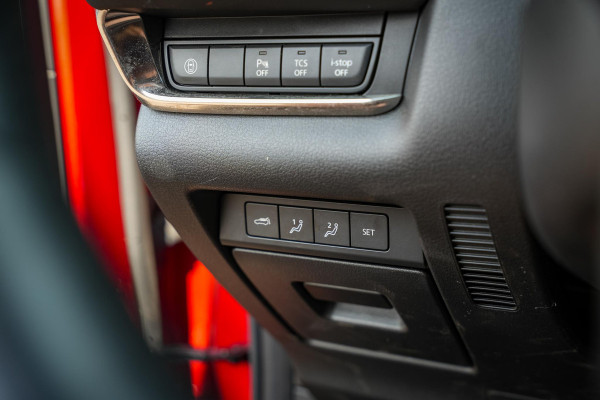 Mazda CX-30 2.0 e-SkyActiv-X M Hybrid Comfort Leder Stuurwielbed. Airco Parkeersensoren Camera