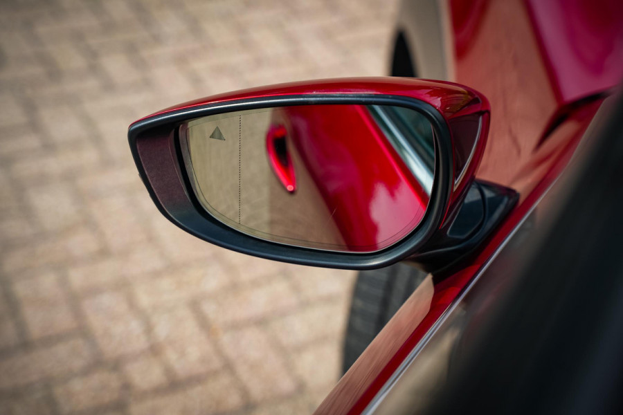Mazda CX-30 2.0 e-SkyActiv-X M Hybrid Comfort Leder Stuurwielbed. Airco Parkeersensoren Camera