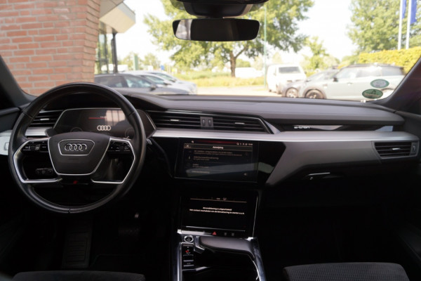 Audi e-tron 55 Quattro 95kWh S-Line -PANO-ECC-NAVI-PDC-