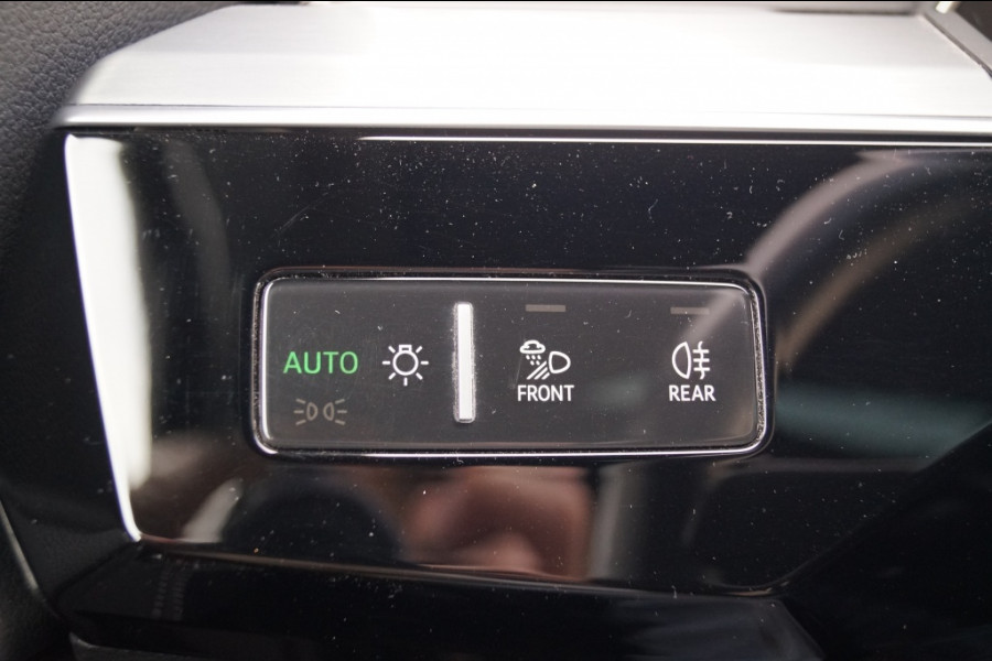 Audi e-tron 55 Quattro 95kWh S-Line -PANO-ECC-NAVI-PDC-