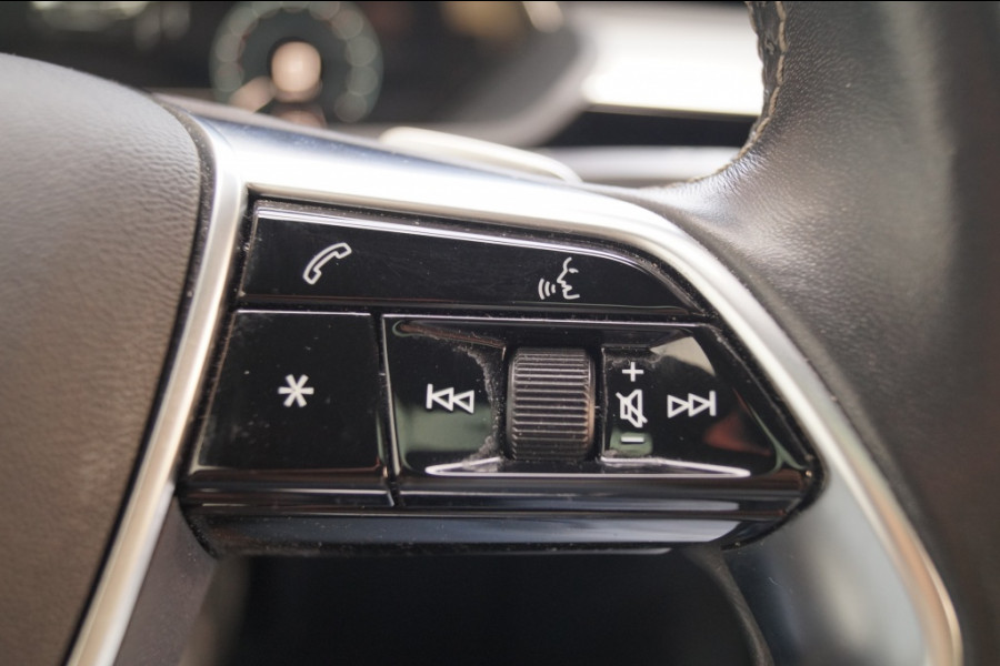 Audi e-tron 55 Quattro 95kWh S-Line -PANO-ECC-NAVI-PDC-