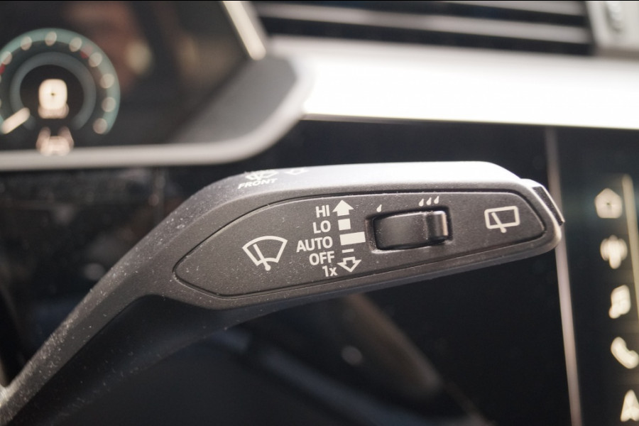 Audi e-tron 55 Quattro 95kWh S-Line -PANO-ECC-NAVI-PDC-