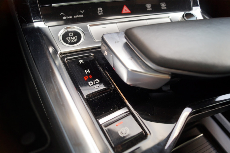Audi e-tron 55 Quattro 95kWh S-Line -PANO-ECC-NAVI-PDC-