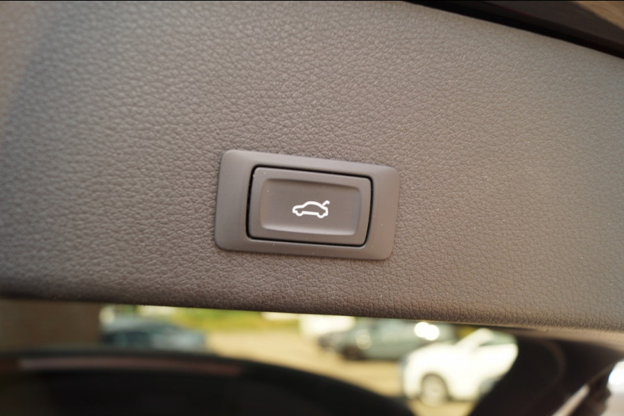 Audi e-tron 55 Quattro 95kWh S-Line -PANO-ECC-NAVI-PDC-