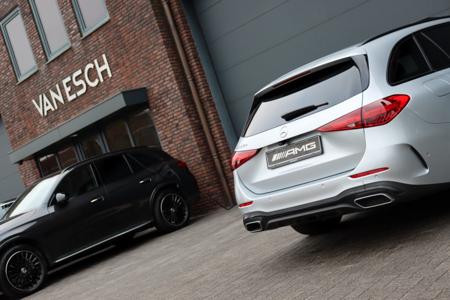 Mercedes-Benz C-Klasse Estate 300 e AMG Line Aut9 | Panoramadak | Trekhaak | Leder | Camera | Sfeerverlichting | Dodehoekassistent | Stoelverwarming | Advanced Sound System | High Perf. LED |