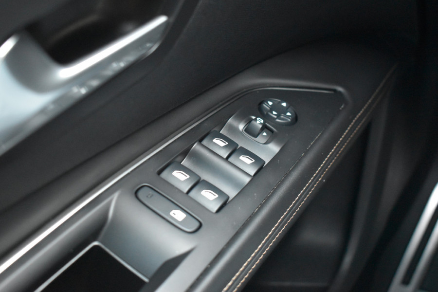 Peugeot 5008 1.6 e- GT-Line Automaat / Parkeerhulp / Carplay / 7-zits / Cruise  / LED