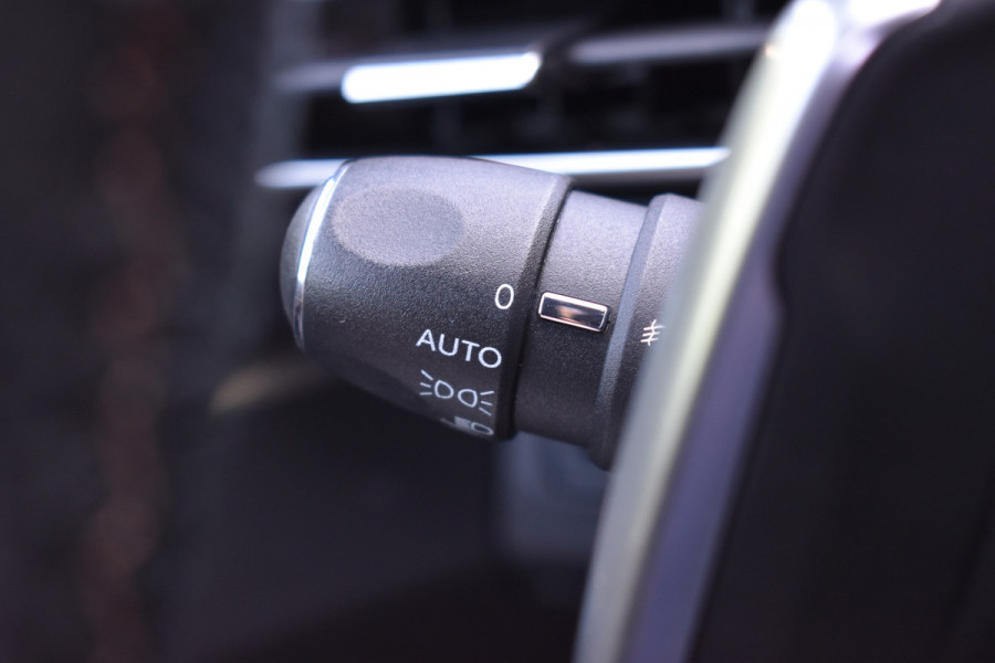 Peugeot 5008 1.6 e- GT-Line Automaat / Parkeerhulp / Carplay / 7-zits / Cruise  / LED