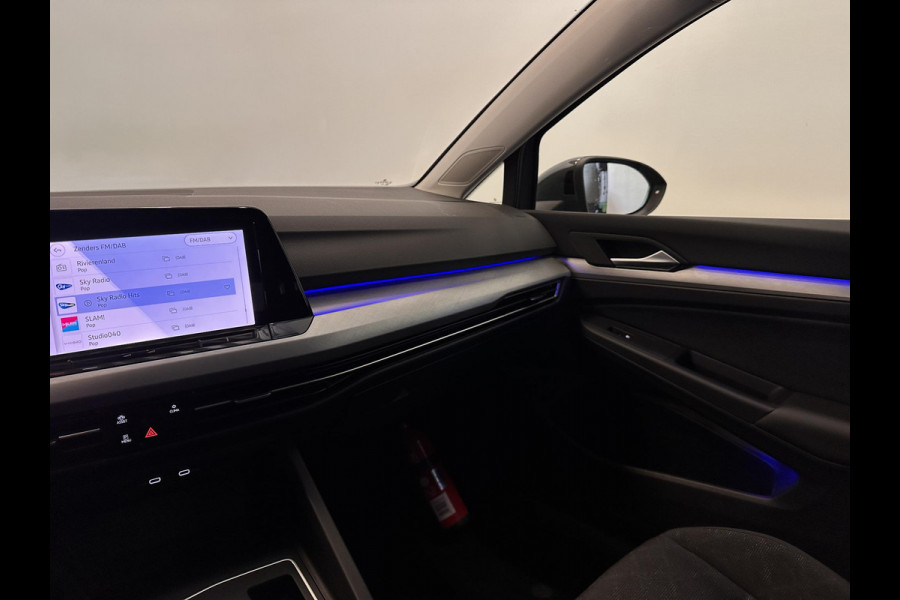 Volkswagen GOLF Variant 1.0 eTSI DSG Life Business Airco|ECC Navi Carplay Wireless PDC VA + Camera Adaptive Cruise Control