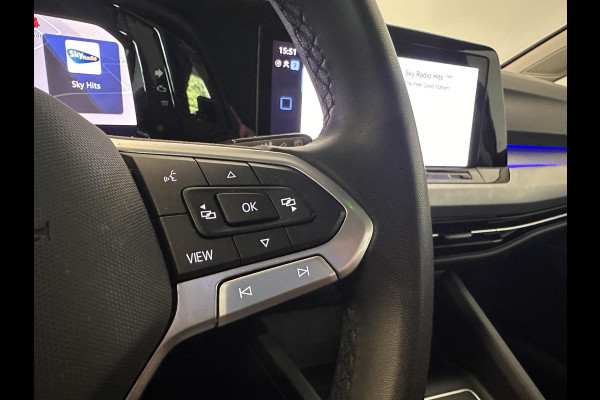 Volkswagen GOLF Variant 1.0 eTSI DSG Life Business Airco|ECC Navi Carplay Wireless PDC VA + Camera Adaptive Cruise Control
