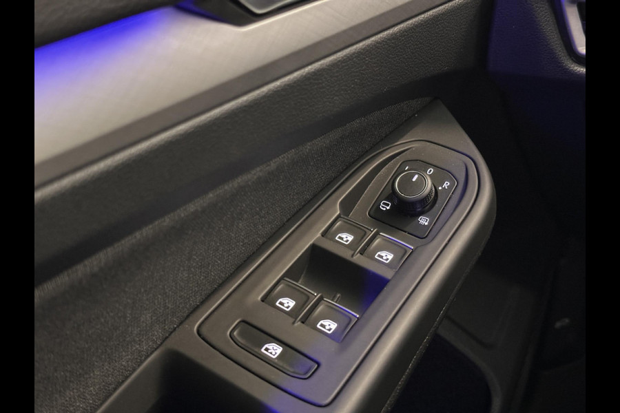 Volkswagen GOLF Variant 1.0 eTSI DSG Life Business Airco|ECC Navi Carplay Wireless PDC VA + Camera Adaptive Cruise Control