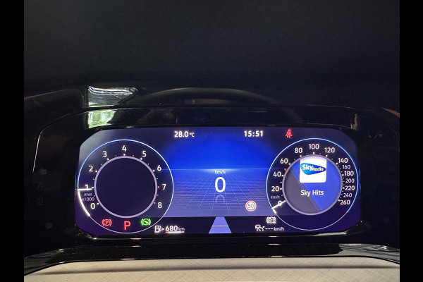 Volkswagen GOLF Variant 1.0 eTSI DSG Life Business Airco|ECC Navi Carplay Wireless PDC VA + Camera Adaptive Cruise Control