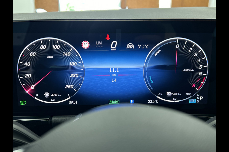 Mercedes-Benz GLA 250 e Business Solution Luxury | Trekhaak | Parkeerpakket met 360°-camera | EASY PACK achterklep | Dodehoekassistent | GUARD 360 ° Vehicle protection Plus | Spiegelpakket | Zitcomfortpakket | USB-pakket plus |