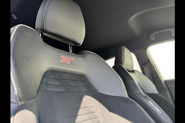 Ford Puma 1.5 EcoBoost ST-X Cruise control Climate control Stoel- en stuurverwarming B&O Apple / Android Carplay