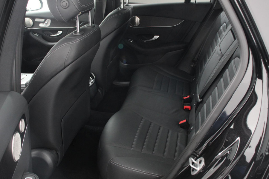 Mercedes-Benz GLC 300e 4MATIC 9G-tronic AMG Line Navigatie Cruise Control Parkeersensoren Stoelverwarming Panorama dak Matrix LED-koplampen Virtual Cockpit Surround-systeem Burmester Inductielader
