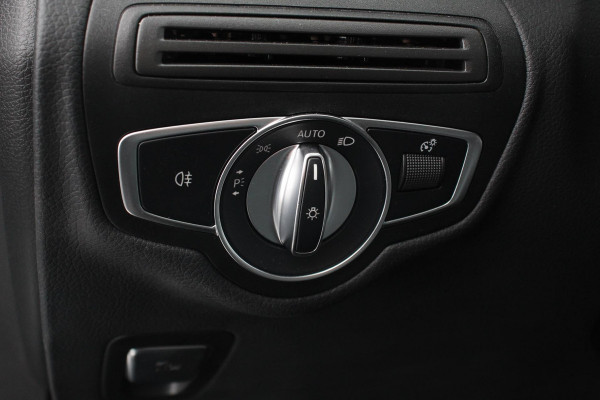 Mercedes-Benz GLC 300e 4MATIC 9G-tronic AMG Line Navigatie Cruise Control Parkeersensoren Stoelverwarming Panorama dak Matrix LED-koplampen Virtual Cockpit Surround-systeem Burmester Inductielader