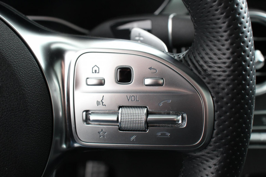 Mercedes-Benz GLC 300e 4MATIC 9G-tronic AMG Line Navigatie Cruise Control Parkeersensoren Stoelverwarming Panorama dak Matrix LED-koplampen Virtual Cockpit Surround-systeem Burmester Inductielader