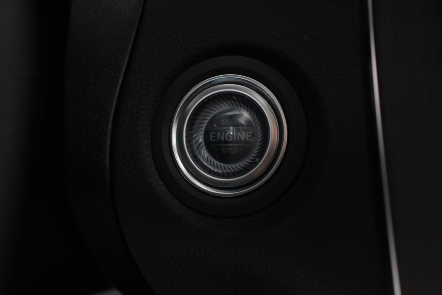 Mercedes-Benz GLC 300e 4MATIC 9G-tronic AMG Line Navigatie Cruise Control Parkeersensoren Stoelverwarming Panorama dak Matrix LED-koplampen Virtual Cockpit Surround-systeem Burmester Inductielader