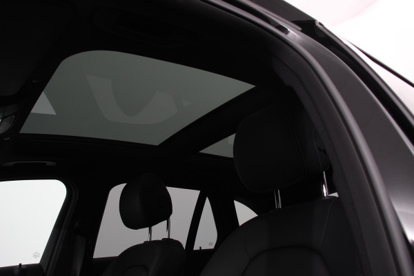 Mercedes-Benz GLC 300e 4MATIC 9G-tronic AMG Line Navigatie Cruise Control Parkeersensoren Stoelverwarming Panorama dak Matrix LED-koplampen Virtual Cockpit Surround-systeem Burmester Inductielader