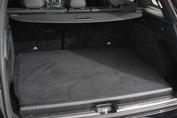 Mercedes-Benz GLC 300e 4MATIC 9G-tronic AMG Line Navigatie Cruise Control Parkeersensoren Stoelverwarming Panorama dak Matrix LED-koplampen Virtual Cockpit Surround-systeem Burmester Inductielader