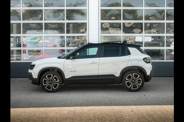 Jeep Avenger Summit 54 kWh | Schuif/Kanteldak | Leder&Winter Pack | Warmtepomp | Info&Convenience Pack | Full Operational Lease € 599,-