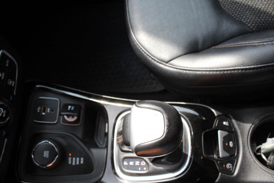 Jeep Compass VAN J2MN1A BEDRIJFSWAGEN AUTOMAAT 4wd 1e eig, BOMVOL OPTIES multimedia