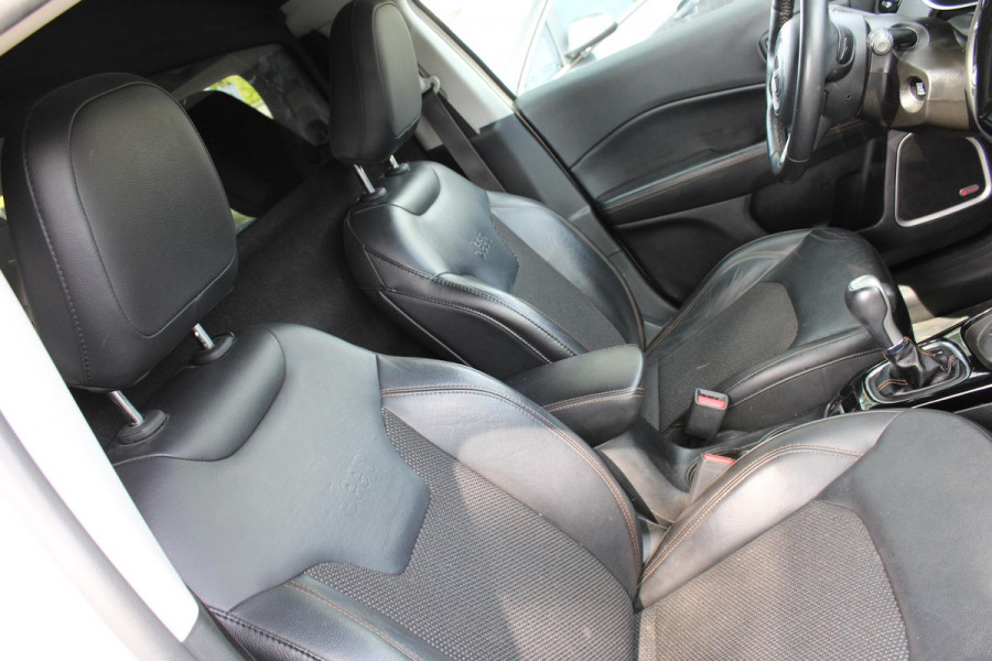 Jeep Compass VAN J2MN1A BEDRIJFSWAGEN AUTOMAAT 4wd 1e eig, BOMVOL OPTIES multimedia