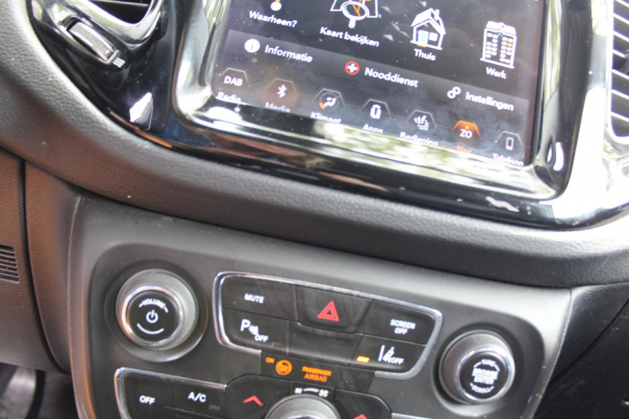 Jeep Compass VAN J2MN1A BEDRIJFSWAGEN AUTOMAAT 4wd 1e eig, BOMVOL OPTIES multimedia