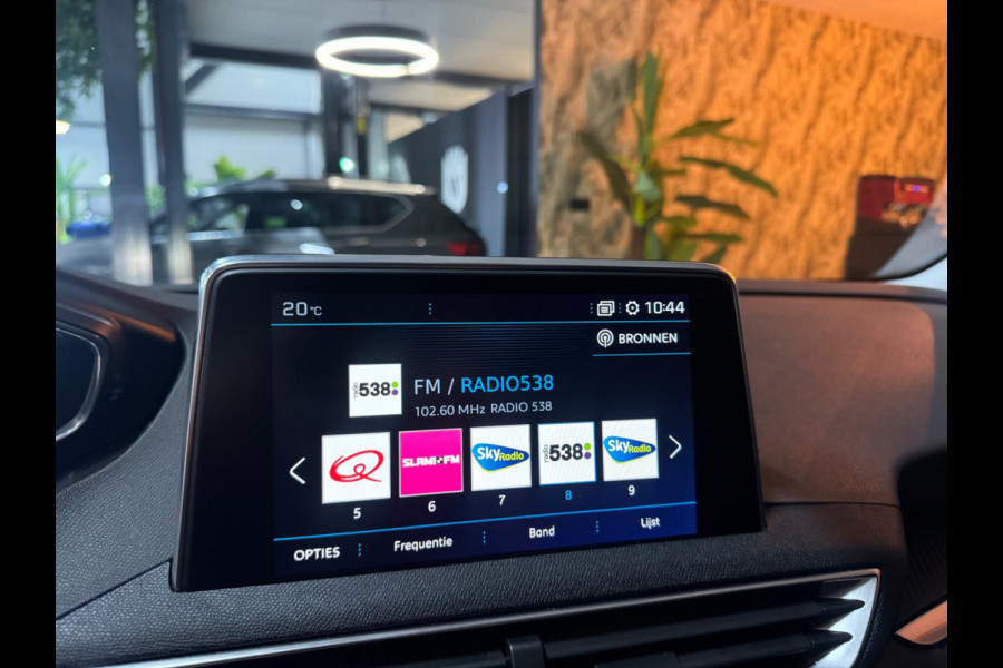 Peugeot 3008 1.2 PureTech Blue Lease Executive Garantie NAP CarPlay 360 Camera PDC Lane Led Cruise Clima Navi Rijklaar