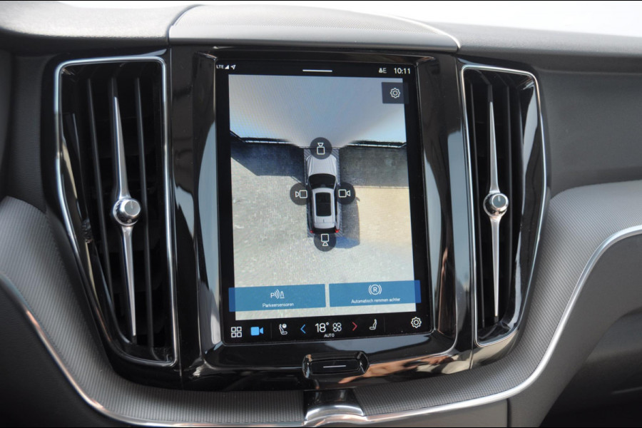 Volvo XC60 T6 350PK Automaat AWD Plus Dark Long range / Trekhaak /Adaptieve cruise control / Panoramadak / Apple carplay / Parkeersensoren met 360 camera / Elektrische achterklep / Elektrische stoelen met geheugen / Stoel en stuurwielverwarming