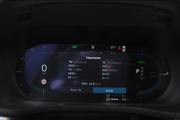 Volvo XC60 T6 350PK Automaat AWD Plus Dark Long range / Trekhaak /Adaptieve cruise control / Panoramadak / Apple carplay / Parkeersensoren met 360 camera / Elektrische achterklep / Elektrische stoelen met geheugen / Stoel en stuurwielverwarming