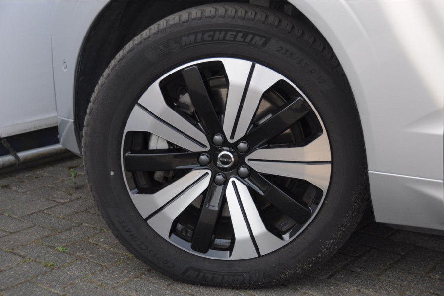 Volvo XC60 T6 350PK Automaat AWD Plus Dark Long range / Trekhaak /Adaptieve cruise control / Panoramadak / Apple carplay / Parkeersensoren met 360 camera / Elektrische achterklep / Elektrische stoelen met geheugen / Stoel en stuurwielverwarming