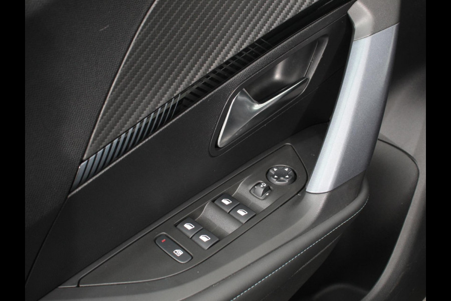 Peugeot e-2008 EV Allure 50 kWh Climate control Navigatie Cruise control LED Parkeersensoren voor + achter Apple Carplay/ Android Auto