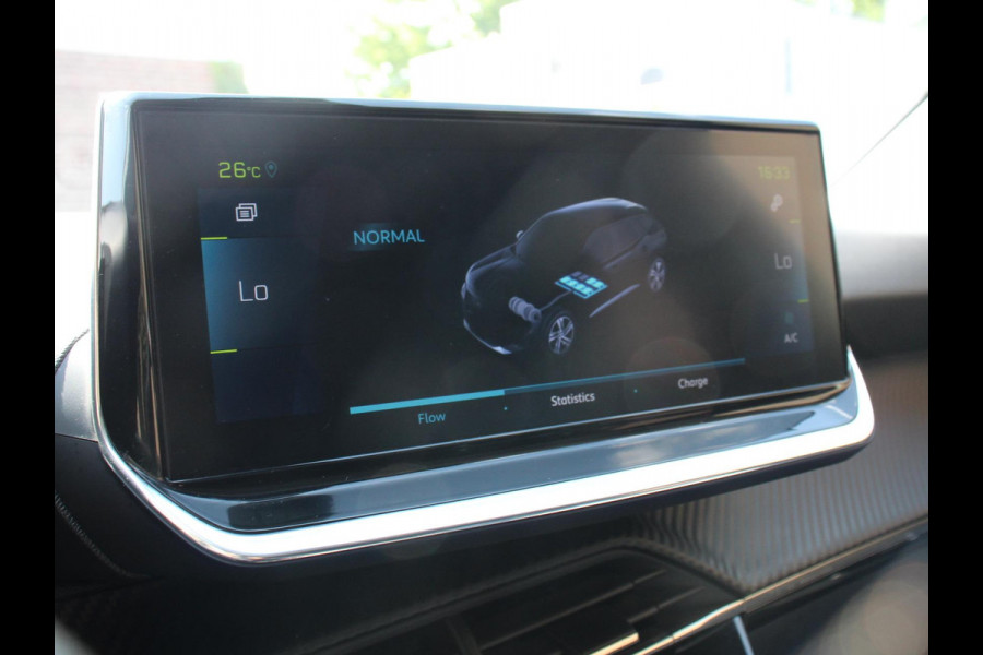 Peugeot e-2008 EV Allure 50 kWh Climate control Navigatie Cruise control LED Parkeersensoren voor + achter Apple Carplay/ Android Auto