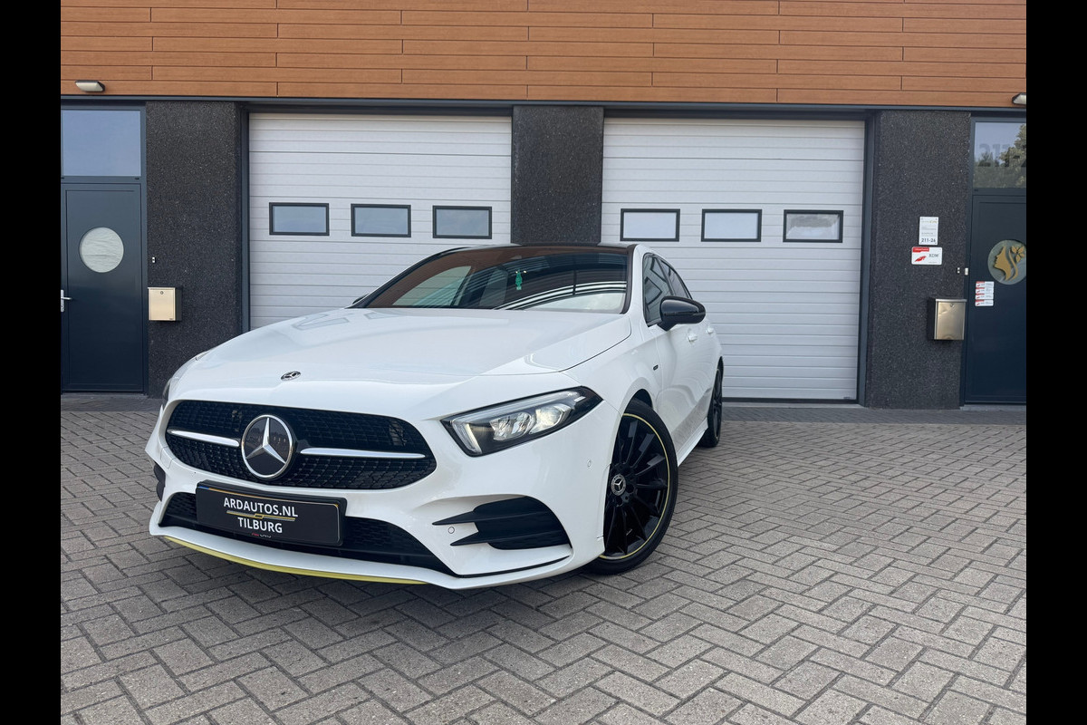 Mercedes-Benz A-Klasse 250 AMG Edition 1 Panoramadak . Mercedes-Benz A-Klasse 250 AMG Edition 1 Panoramadak .