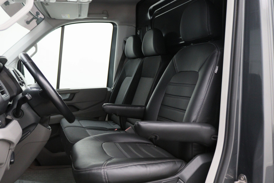 Volkswagen Crafter 30 2.0 TDI L3H3 177 PK 3-Zits, Camera, LED, Cruise, Apple Carplay, Airco, DAB, PDC, Trekhaak